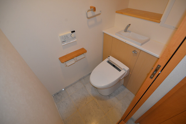 トイレ　清潔感のあるトイレです