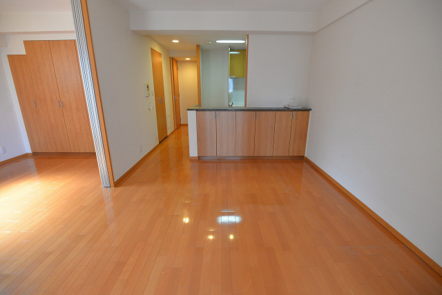 居室・リビング　写真は同マンションの別のお部屋のものです