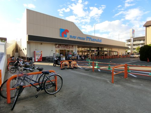 スーパー　万代　和泉府中店（スーパー）まで695m