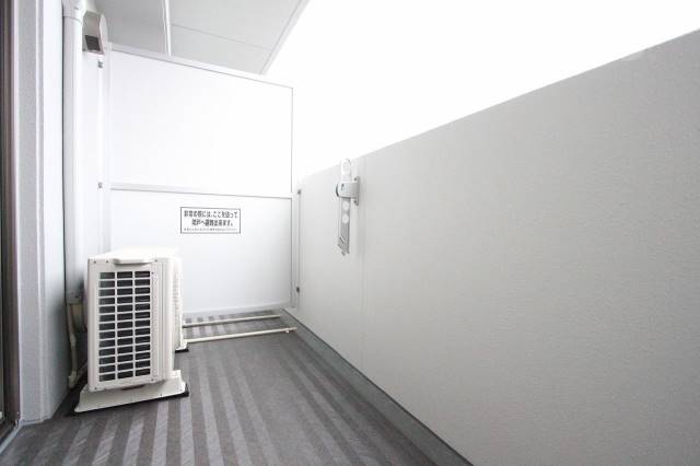 バルコニー　ベランダのデザインも工夫されていますよ