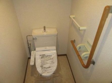 トイレ　（同一仕様写真）