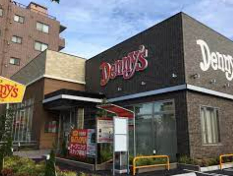 飲食店　Dennys(デニーズ) 小茂根店（飲食店）まで258m