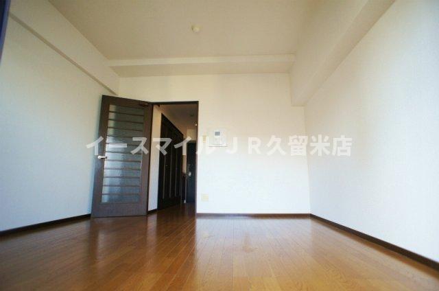 居室・リビング　こちらのリビングで趣味の時間をお楽しみください