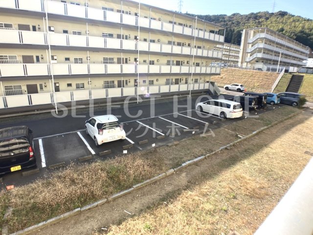 駐車場　駐車場に車を止められます