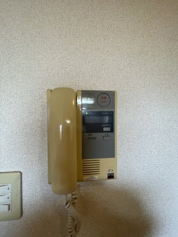 セキュリティ　受話器付きインターホンです