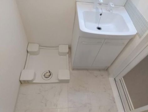 洗面設備　別部屋の参考写真となります