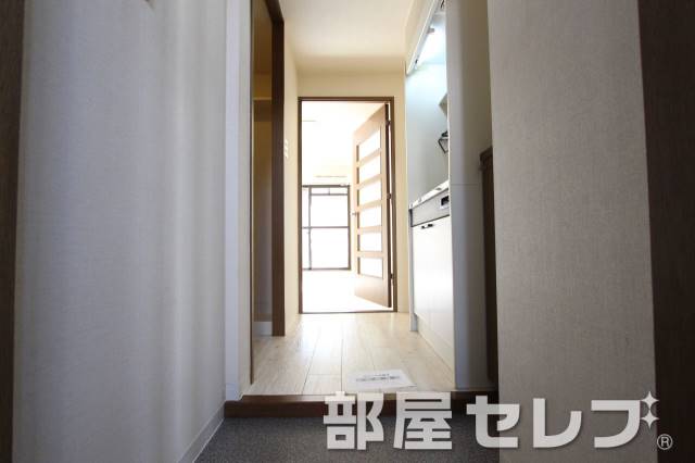 玄関　玄関から見た景色です。