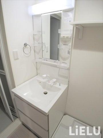 洗面設備　同シリーズ物件のモデルルームになります※現況優先