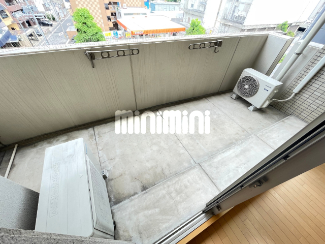 バルコニー　ベランダも広々としています。