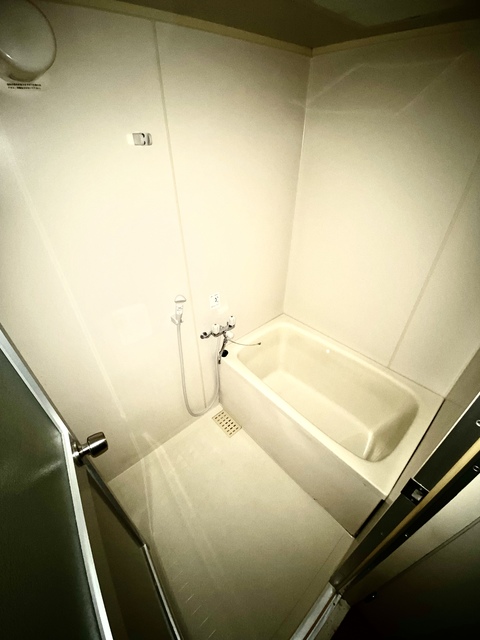 バス・シャワールーム　１日の疲れをバスルームでゆっくりと…。