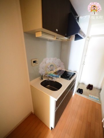 キッチン　同一仕様・反転タイプ
