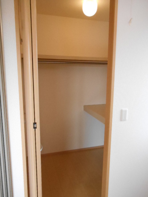 収納　ウォークインクローゼット