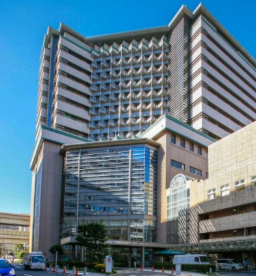 病院　横浜市立大学(公立大学法人) 附属市民総合医療センター（病院）まで354m