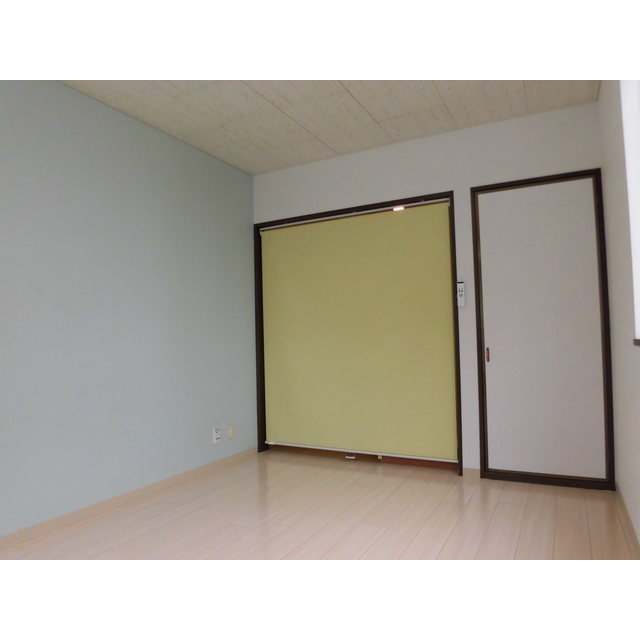 その他　ロールスクリーン付き