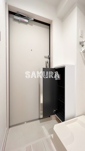 玄関　収納豊富なシューズボックスです♪