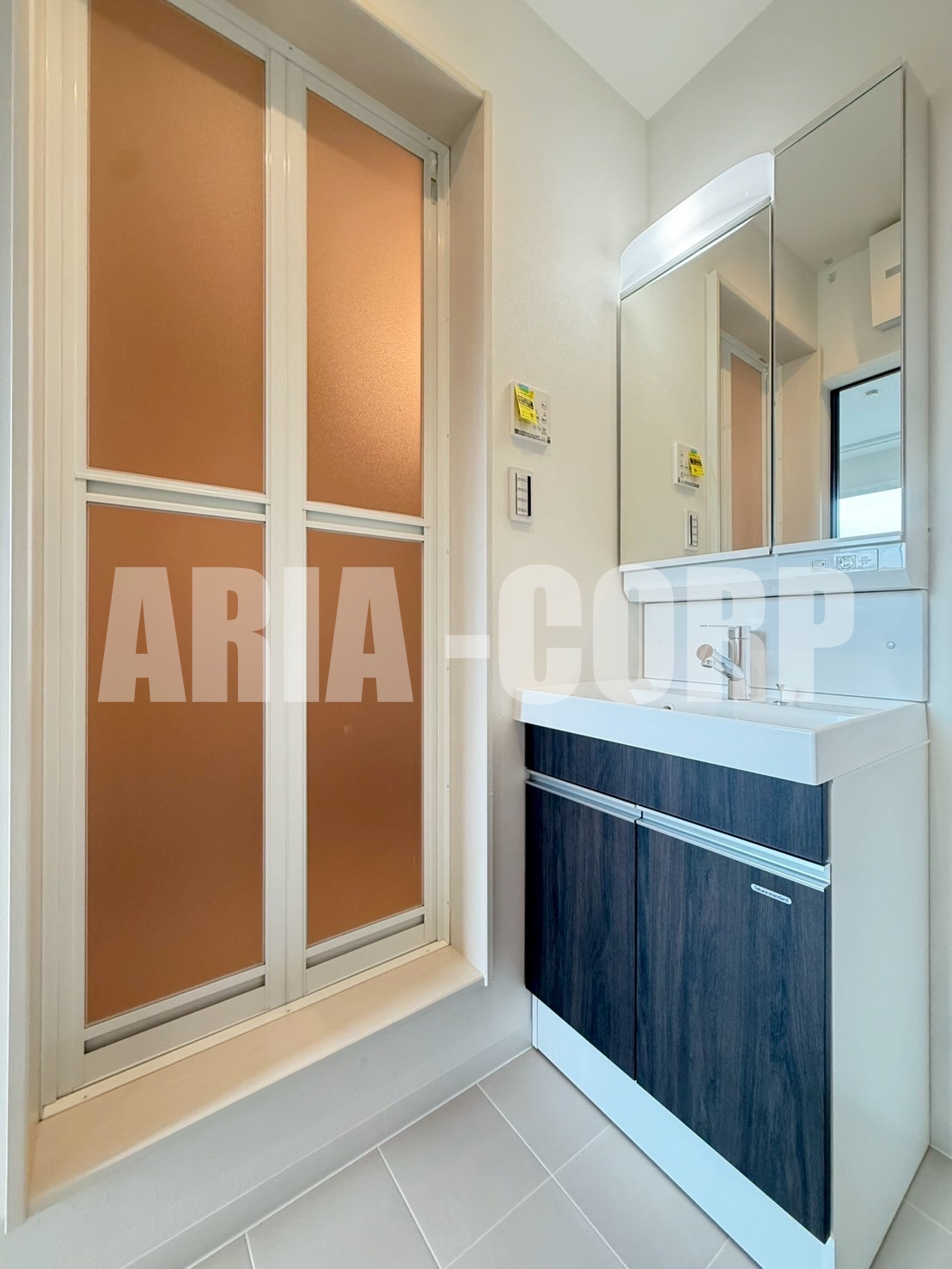 洗面設備　（同仕様）シャンプードレッサー付きの収納豊富な洗面所♪