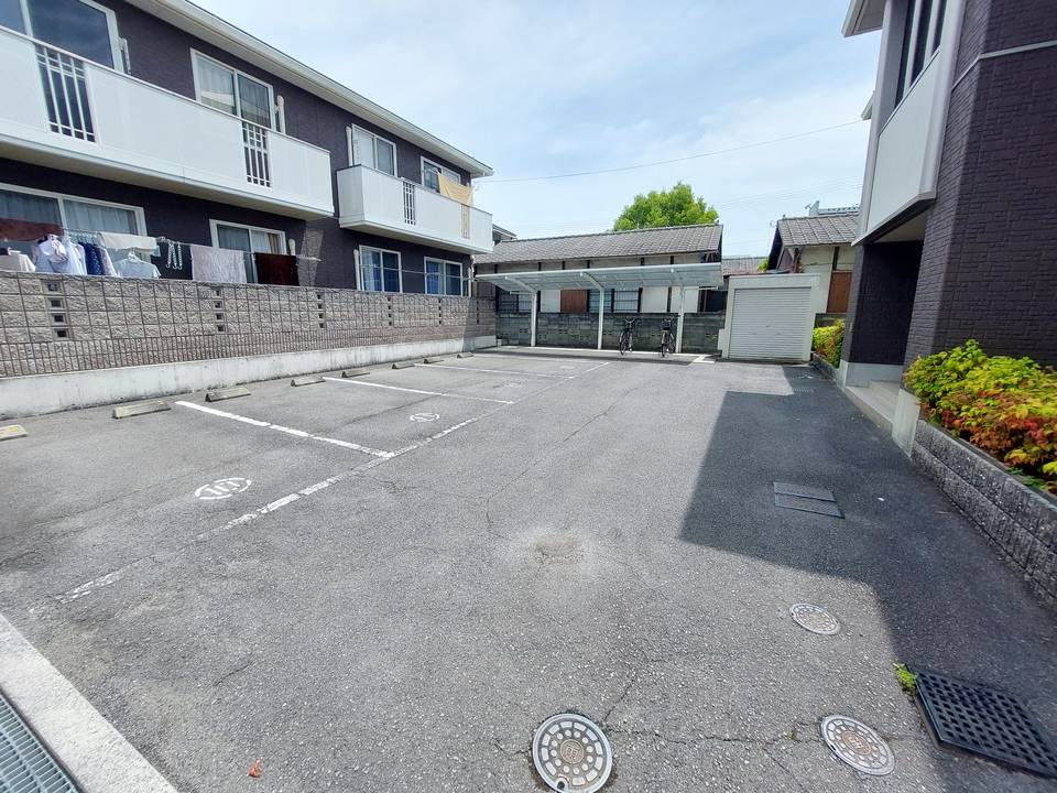 駐車場　駐車場