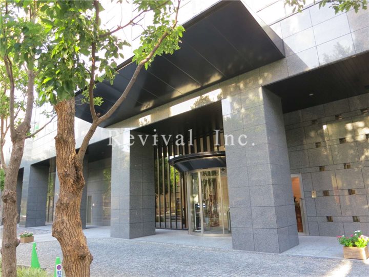 エントランス　優雅なエントランスファザード