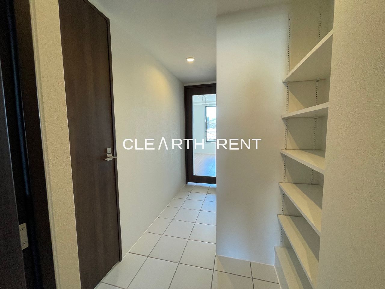 玄関　同タイプ別住戸写真となります。現況と異なる場合がございます。