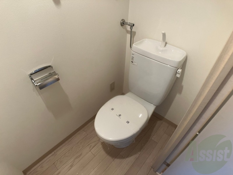 トイレ　こちらはトイレです。清潔感があり、安心して使用できます。