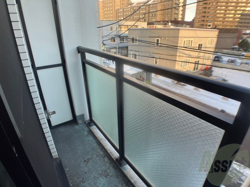 バルコニー　バルコニーです。洗濯物を干したり一息ついたりできますね！