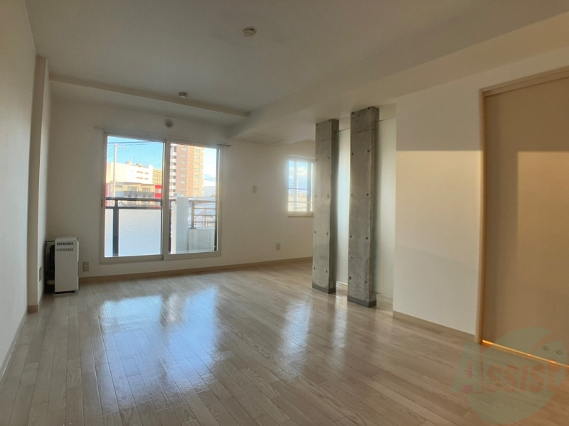 居室・リビング　広くてキレイなお部屋が広がっていて、充実した生活が送れそう。