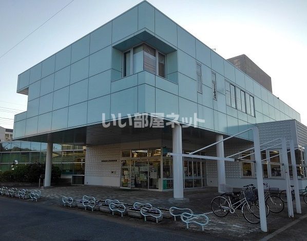 図書館　東松山市立高坂図書館（図書館）まで511m