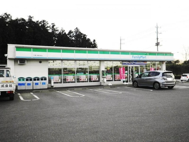 コンビニ　ファミリーマート　石橋工業団地店（コンビニ）まで779m