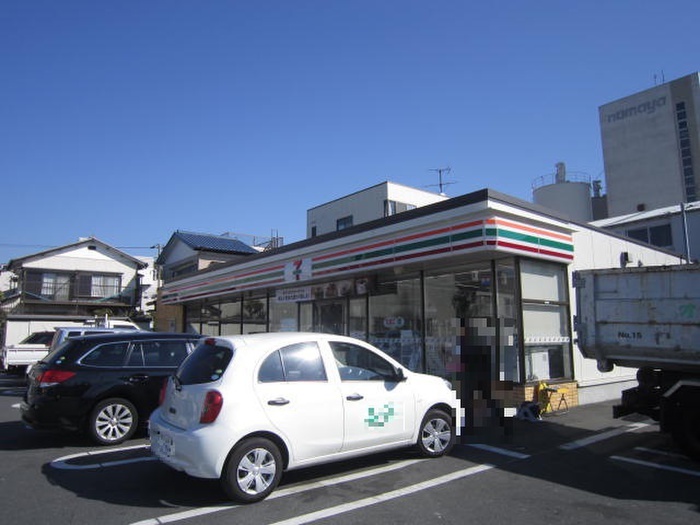 コンビニ　セブンイレブン森崎店（コンビニ）まで492m