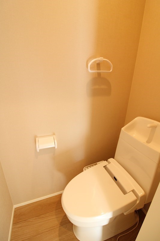 トイレ　温水洗浄便座付トイレ