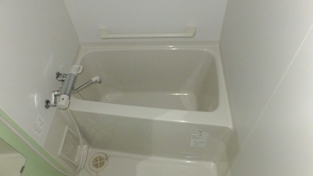 バス・シャワールーム　広めお風呂です。