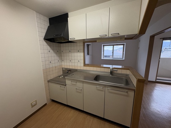 キッチン　※別部屋の写真です