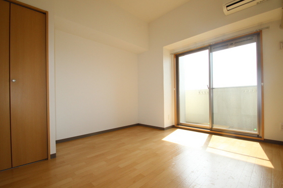 居室・リビング　※別部屋の写真です