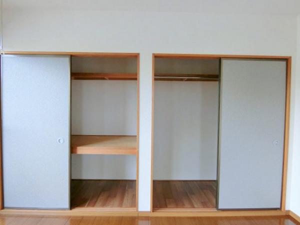 収納　押入れ