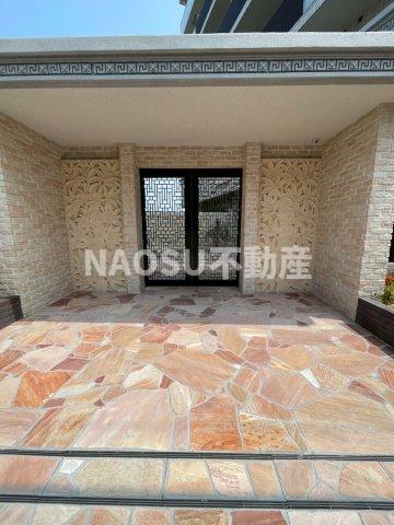 ロビー　駐車スペースもあります