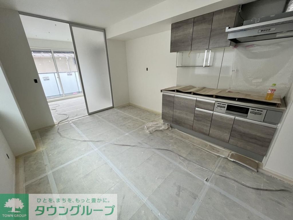 居室・リビング　駐車場