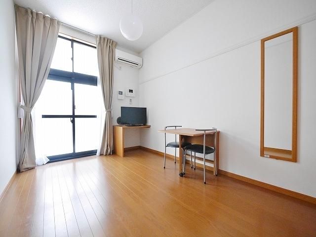 居室・リビング　★明るい洋室★