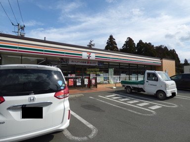 コンビニ　セブン－イレブン　合志三ツ石駅前店（コンビニ）まで600m