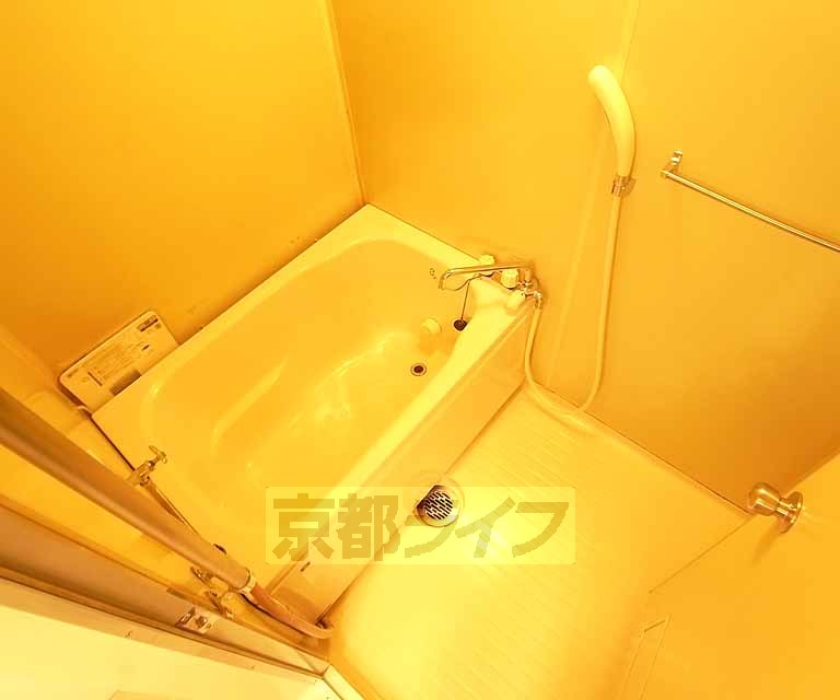 バス・シャワールーム　広めのお風呂です。