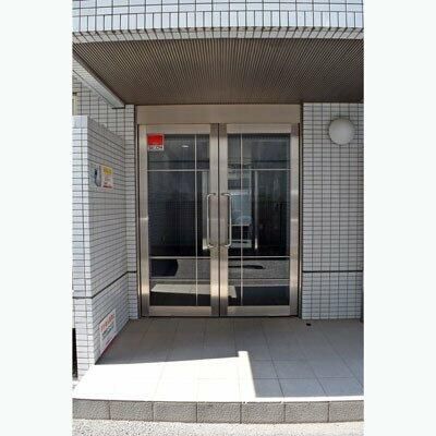 エントランス　建物の内部です