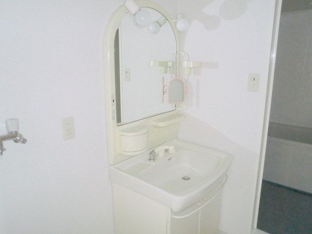 洗面設備　★便利な独立洗面台付きです★