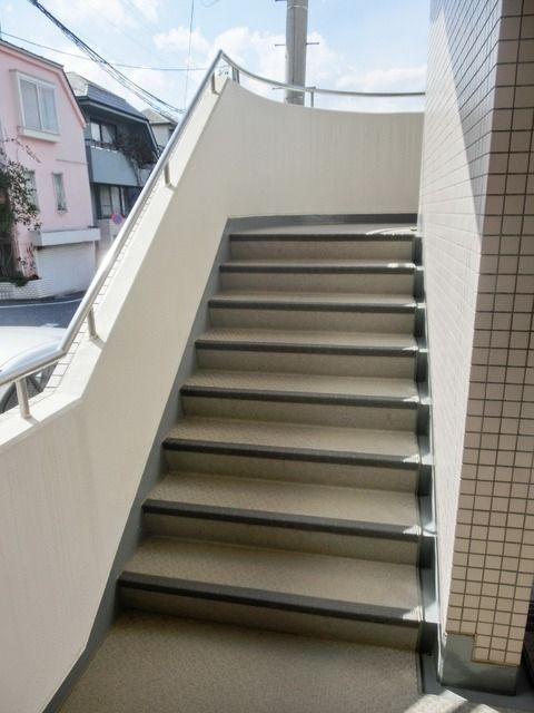 その他　★共用の階段です★