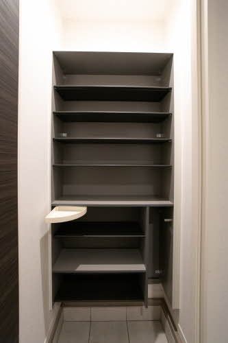 収納　玄関ホールにはシューズボックスがあります。