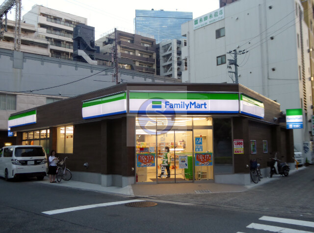 コンビニ　ファミリーマート海老江三丁目店（コンビニ）まで153m