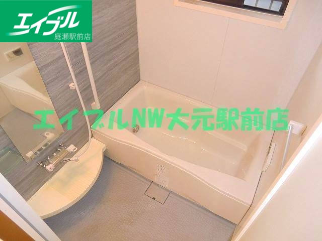 バス・シャワールーム　窓付き