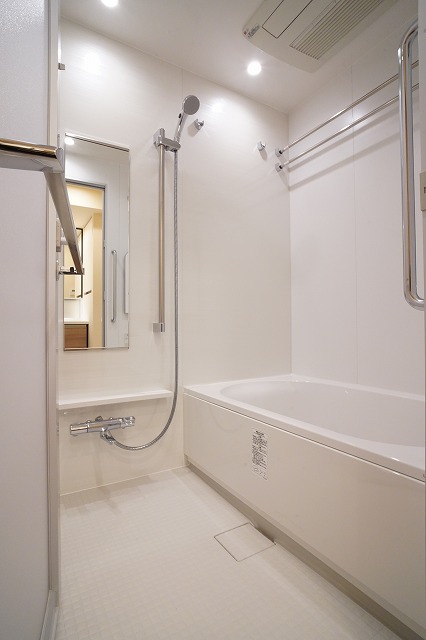 バス・シャワールーム　バス