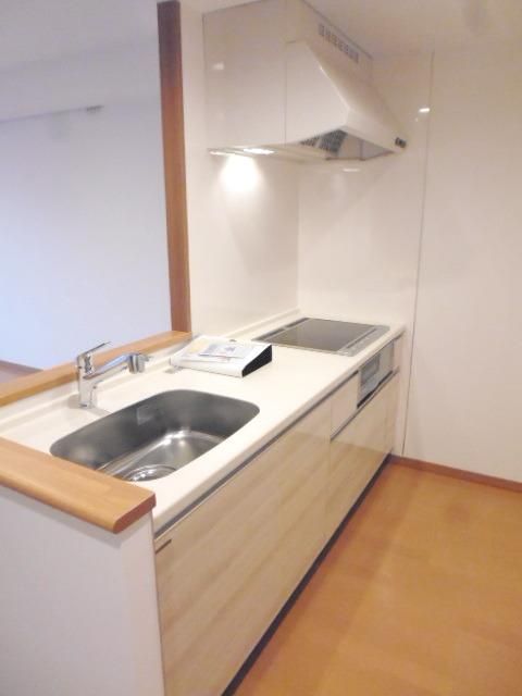 キッチン　★対面型３口ＩＨシステムキッチンです★