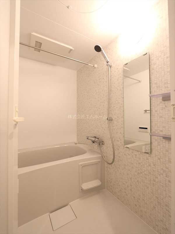 バス・シャワールーム　浴室暖房乾燥機能付バス