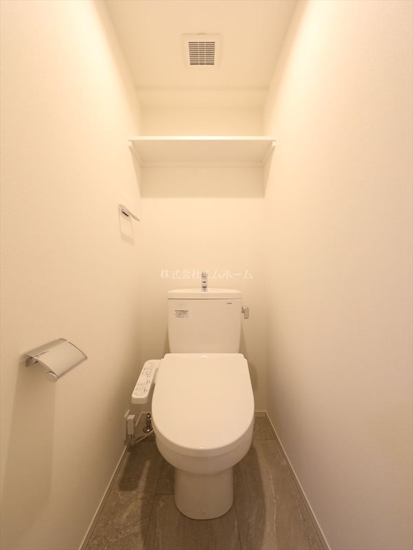 トイレ　温水洗浄便座付トイレ