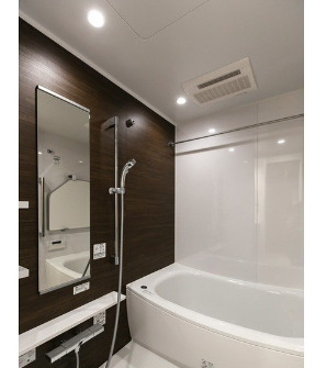 バス・シャワールーム　※別部屋の参考写真です。